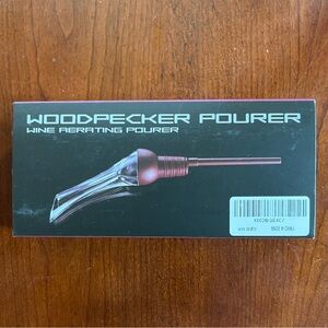 Woodpecker Wine Aerating Pourer